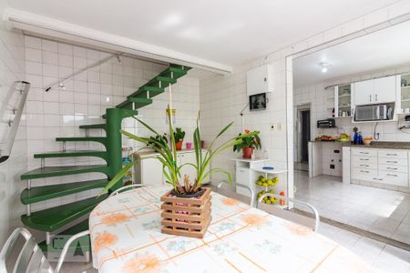 Casa à venda com 385m², 4 quartos e 4 vagas Casa à venda com 385m², 4 quartos e 4 vagasCozinha