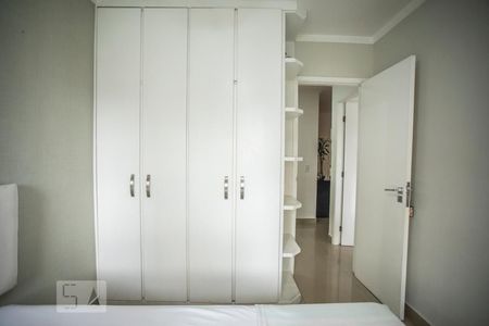Apartamento à venda com 75m², 3 quartos e 2 vagasQuarto 2 - Armários