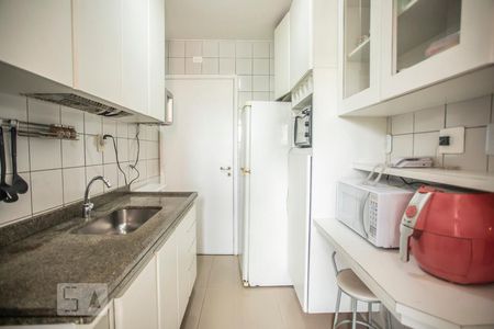 Apartamento à venda com 75m², 3 quartos e 2 vagasCozinha