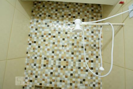 Banheiro Social de casa para alugar com 1 quarto, 20m² em Bonsucesso, Rio de Janeiro