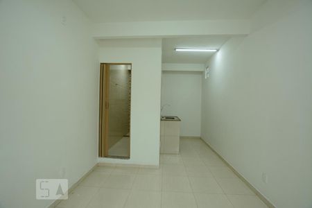 Sala de casa para alugar com 1 quarto, 20m² em Bonsucesso, Rio de Janeiro