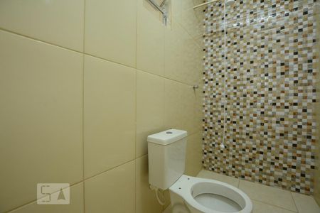Banheiro Social de casa para alugar com 1 quarto, 20m² em Bonsucesso, Rio de Janeiro
