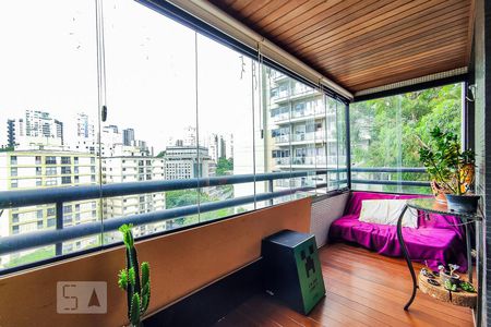 Varanda de apartamento à venda com 4 quartos, 160m² em Vila Andrade, São Paulo