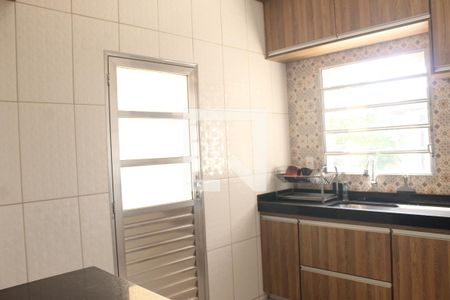 Cozinha de casa para alugar com 2 quartos, 130m² em Jardim Capivari, Campinas