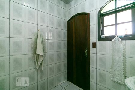 Casa à venda com 400m², 2 quartos e 4 vagasBanheiro