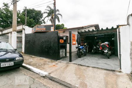 Casa à venda com 400m², 2 quartos e 4 vagasFachada