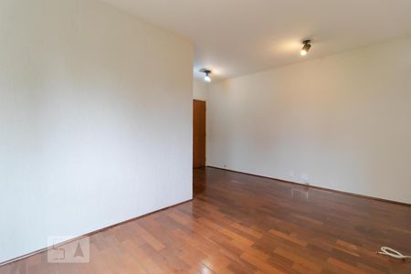 Salas de apartamento para alugar com 1 quarto, 64m² em Cambuí, Campinas