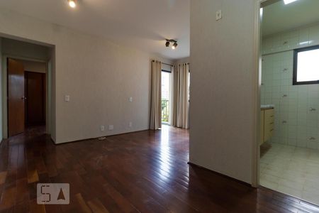 Salas de apartamento para alugar com 1 quarto, 64m² em Cambuí, Campinas