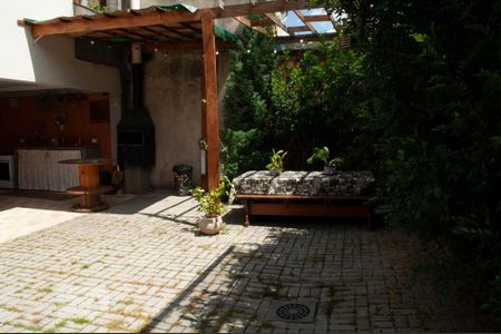 Casa à venda com 370m², 3 quartos e 6 vagasÁrea Externa