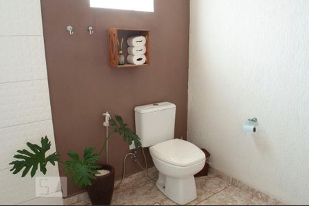 Casa à venda com 370m², 3 quartos e 6 vagasBanheiro Social