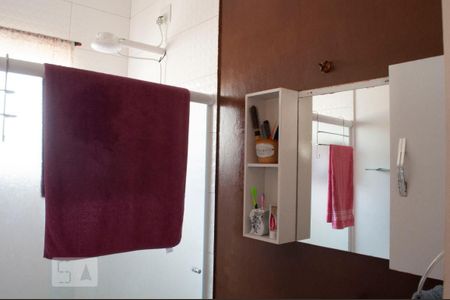 Casa à venda com 370m², 3 quartos e 6 vagasBanheiro da Suíte 2