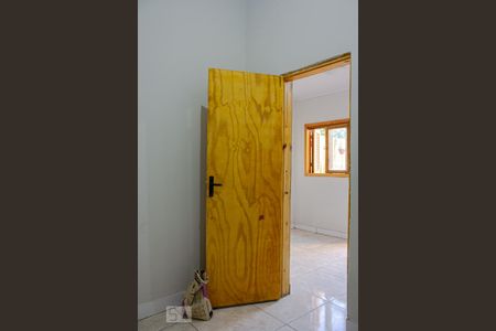 Quarto de casa para alugar com 1 quarto, 30m² em Estância Velha, Canoas