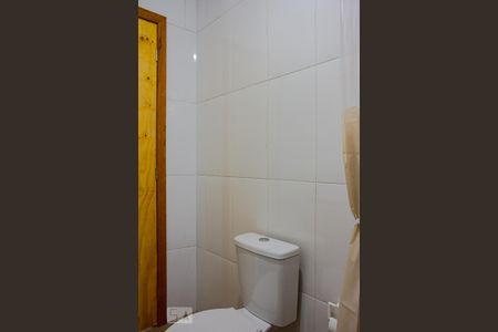 Casa para alugar com 30m², 1 quarto e 1 vaga Casa para alugar com 30m², 1 quarto e 1 vagaBanheiro