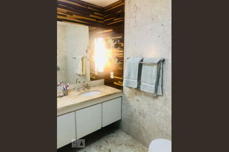Apartamento à venda com 212m², 5 quartos e 2 vagas Apartamento à venda com 212m², 5 quartos e 2 vagasÁrea interna