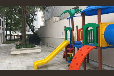 Apartamento à venda com 212m², 5 quartos e 2 vagas Apartamento à venda com 212m², 5 quartos e 2 vagasÁrea Externa