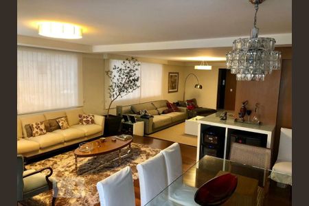 Apartamento à venda com 212m², 5 quartos e 2 vagas Apartamento à venda com 212m², 5 quartos e 2 vagasÁrea interna