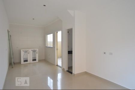 Sala e cozinha de casa de condomínio à venda com 2 quartos, 89m² em Vila Carrao, São Paulo