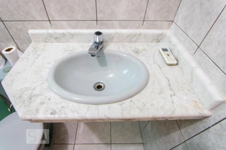 Casa à venda com 109m², 3 quartos e 2 vagasBanheiro do quarto 1