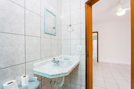 Casa à venda com 109m², 3 quartos e 2 vagasBanheiro do quarto 1