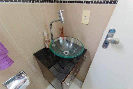 Casa de condomínio à venda com 76m², 2 quartos e 1 vagaBanheiro