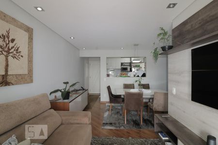 Sala  de apartamento à venda com 3 quartos, 71m² em Chácara Seis de Outubro, São Paulo