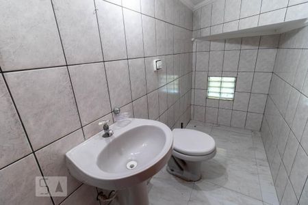 Casa para alugar com 120m², 2 quartos e 2 vagasLavabo