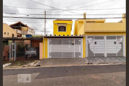 Casa para alugar com 120m², 2 quartos e 2 vagasFachada