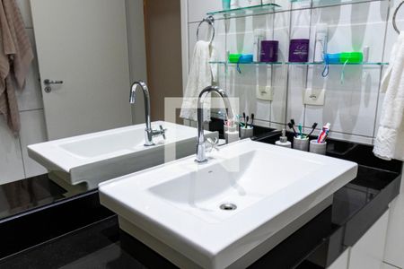 Casa à venda com 348m², 4 quartos e 3 vagasBanheiro social