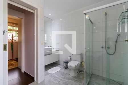 Casa à venda com 348m², 4 quartos e 3 vagasBanheiro da Suíte