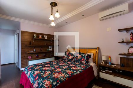 Casa à venda com 348m², 4 quartos e 3 vagasQuarto 4 - Suíte