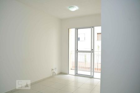 Sala de apartamento para alugar com 2 quartos, 50m² em Jardim Central, Cotia