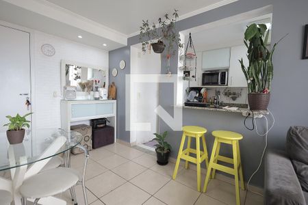 Sala de apartamento à venda com 2 quartos, 45m² em Parque São Vicente, Mauá