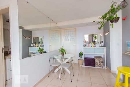 Sala de apartamento à venda com 2 quartos, 45m² em Parque São Vicente, Mauá