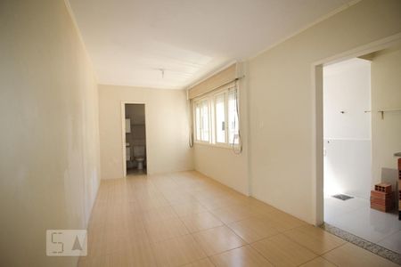 Sala de kitnet/studio à venda com 1 quarto, 35m² em Passo da Areia, Porto Alegre