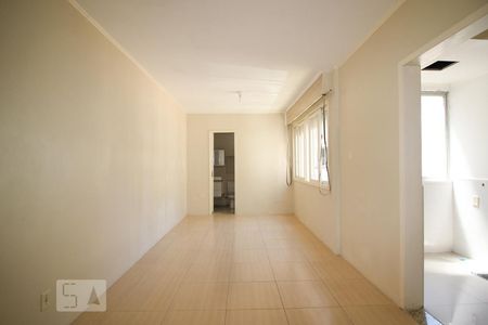Sala de kitnet/studio à venda com 1 quarto, 35m² em Passo da Areia, Porto Alegre