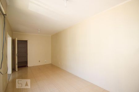 Sala de kitnet/studio à venda com 1 quarto, 35m² em Passo da Areia, Porto Alegre