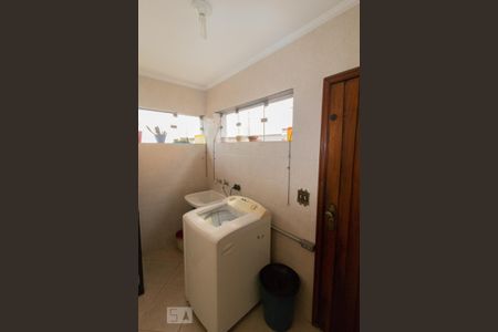 Casa à venda com 280m², 3 quartos e 2 vagasÁrea de Serviço