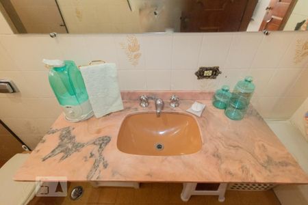 Casa à venda com 280m², 3 quartos e 2 vagasBanheiro Social