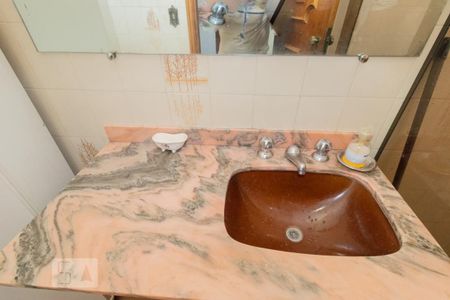 Casa à venda com 280m², 3 quartos e 2 vagasBanheiro da Suíte