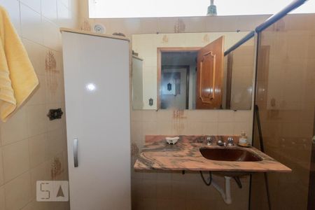 Casa à venda com 280m², 3 quartos e 2 vagasBanheiro da Suíte