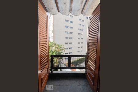 Casa à venda com 280m², 3 quartos e 2 vagasDormitório 1 - sacada