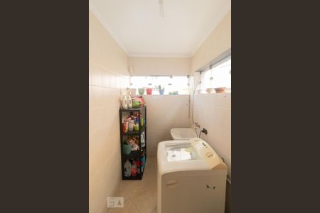 Casa à venda com 280m², 3 quartos e 2 vagasÁrea de Serviço