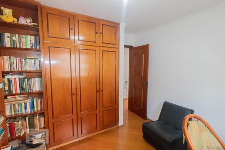 Casa à venda com 280m², 3 quartos e 2 vagasDormitório 2