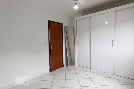 Quarto de apartamento para alugar com 2 quartos, 70m² em Jardim dos Camargos, Barueri