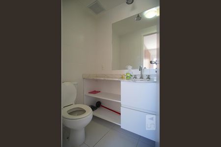 Banheiro da Suíte de apartamento para alugar com 2 quartos, 61m² em Marechal Rondon, Canoas