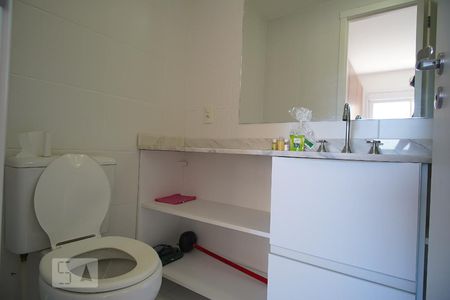 Banheiro da Suíte de apartamento para alugar com 2 quartos, 61m² em Marechal Rondon, Canoas