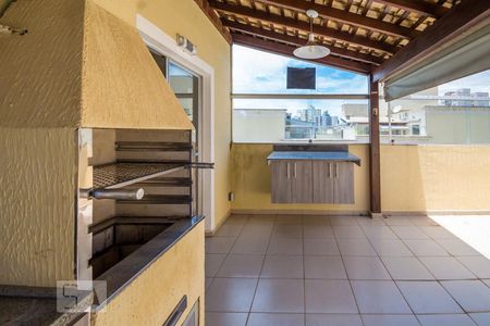 Apartamento à venda com 110m², 2 quartos e 2 vagasChurrasqueira