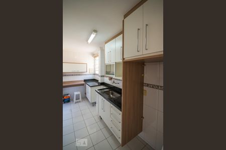 Apartamento à venda com 110m², 2 quartos e 2 vagasCozinha