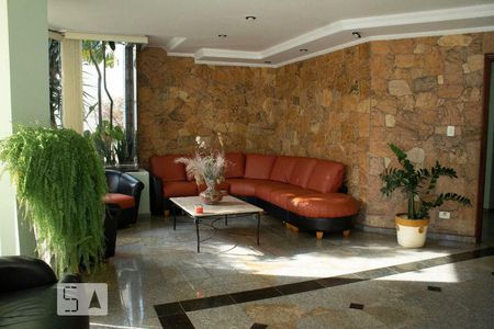 Apartamento à venda com 230m², 3 quartos e 3 vagas Apartamento à venda com 230m², 3 quartos e 3 vagashall