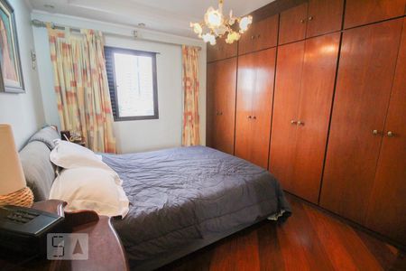 Apartamento à venda com 230m², 3 quartos e 3 vagas Apartamento à venda com 230m², 3 quartos e 3 vagasQuarto 1